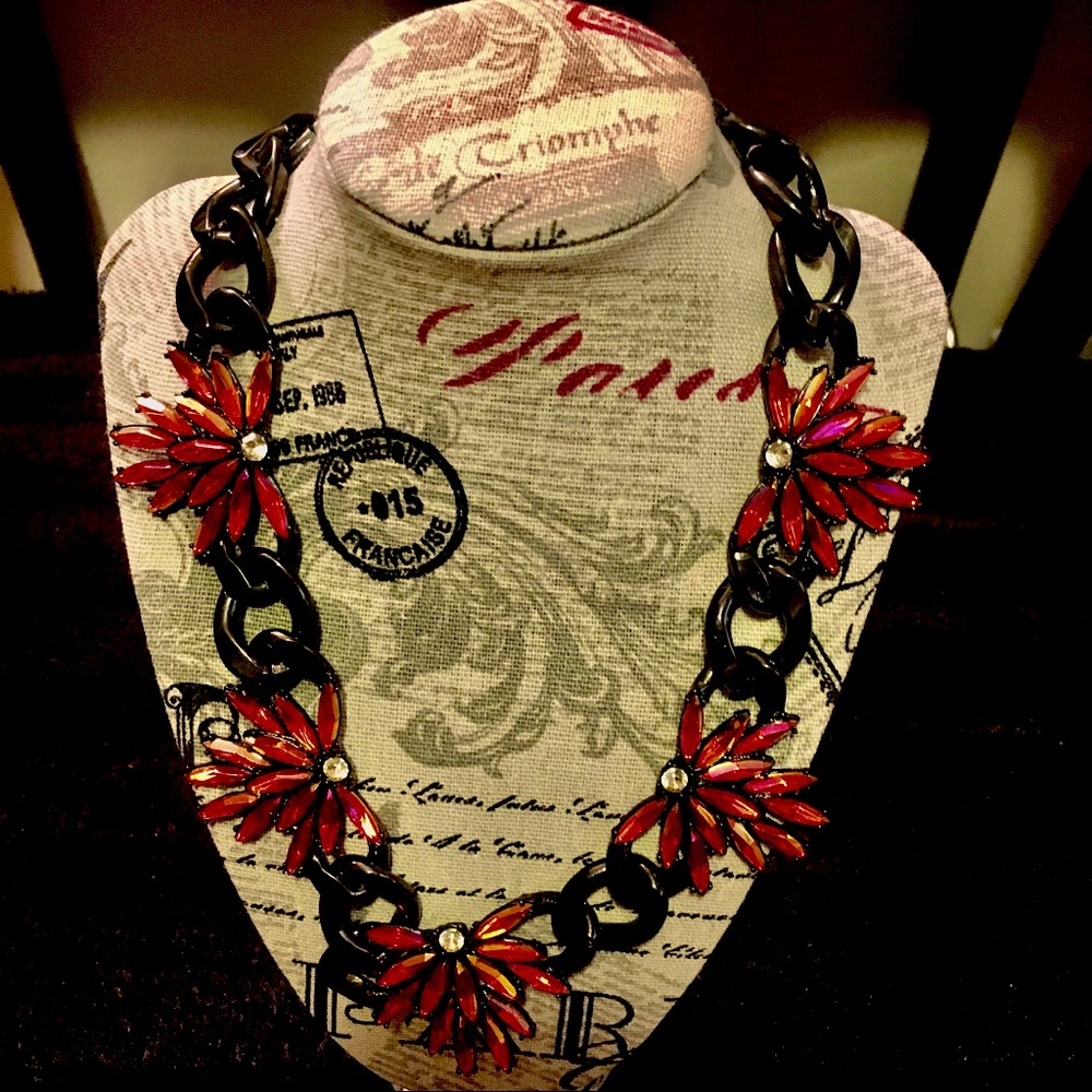 Gorgeous statement necklace